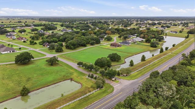 102 Lakeland Circle, Rosharon, TX 77583
