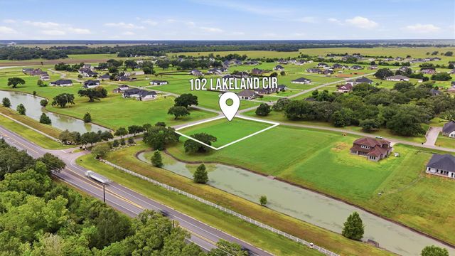 102 Lakeland Circle, Rosharon, TX 77583