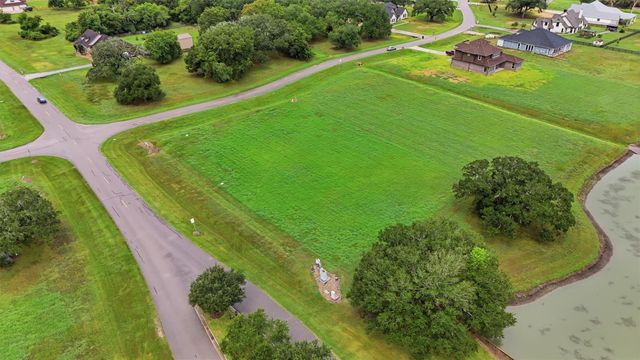 102 Lakeland Circle, Rosharon, TX 77583