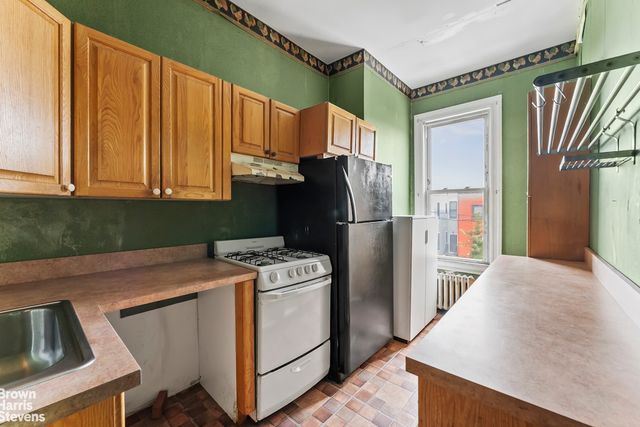 150A DIAMOND Street, New York City, NY 11222