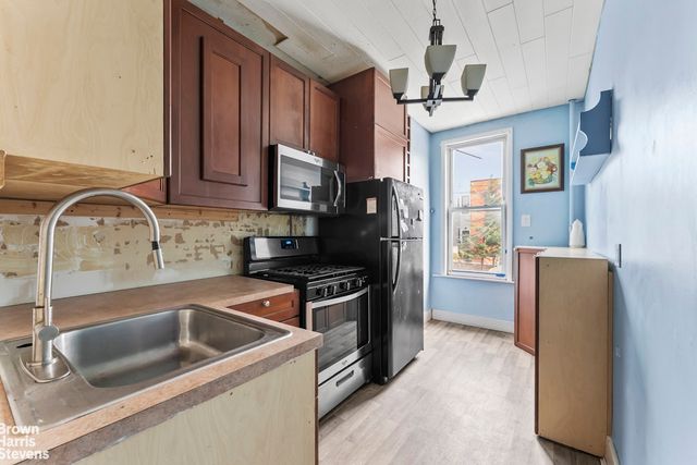 150A DIAMOND Street, New York City, NY 11222