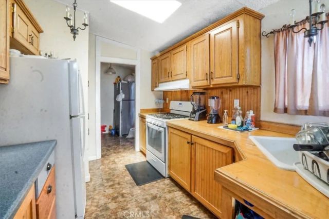 17386 Sage Avenue, Riverside, CA 92504