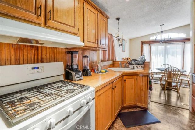 17386 Sage Avenue, Riverside, CA 92504
