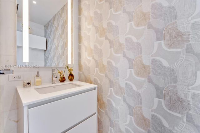 300 Biscayne Blvd Way 5008W, Miami, FL 33131