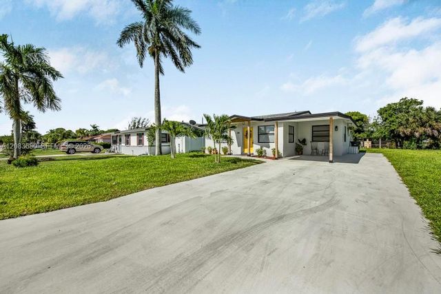 218 SW 10th Avenue, Delray Beach, FL 33444