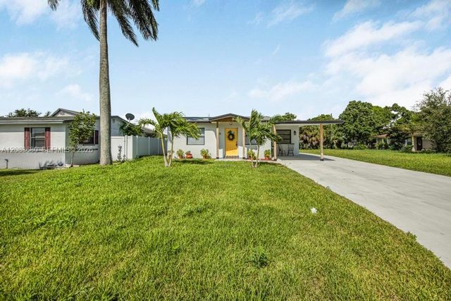 218 SW 10th Avenue, Delray Beach, FL 33444