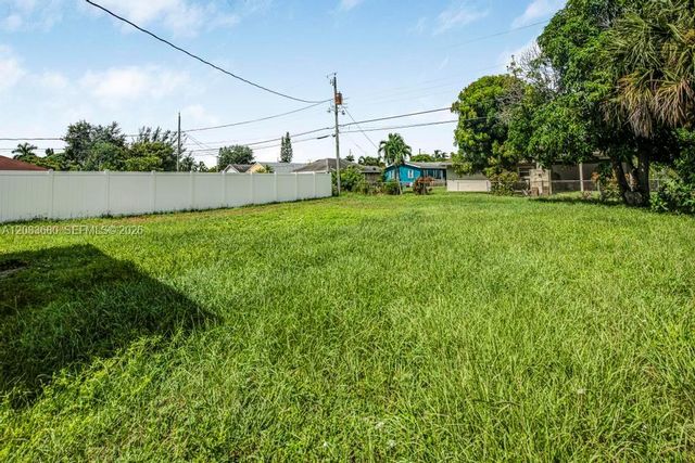 218 SW 10th Avenue, Delray Beach, FL 33444