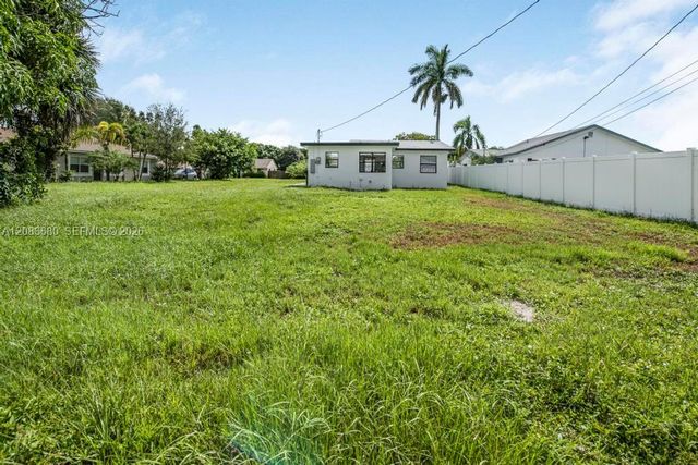 218 SW 10th Avenue, Delray Beach, FL 33444