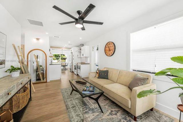 218 SW 10th Avenue, Delray Beach, FL 33444