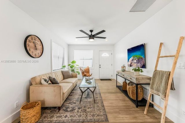 218 SW 10th Avenue, Delray Beach, FL 33444