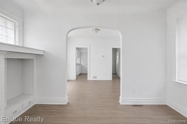 16901 Log Cabin Street, Highland Park, MI 48203