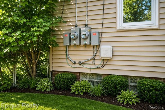 16901 Log Cabin Street, Highland Park, MI 48203