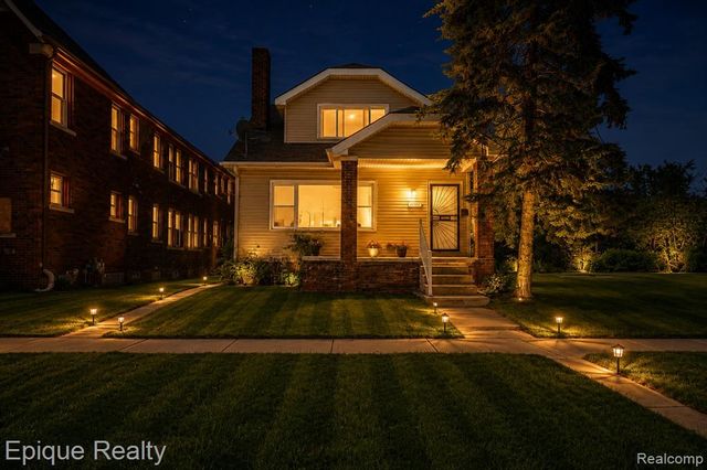 16901 Log Cabin Street, Highland Park, MI 48203