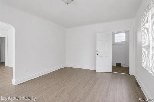 16901 Log Cabin Street, Highland Park, MI 48203