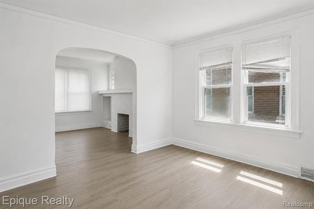 16901 Log Cabin Street, Highland Park, MI 48203
