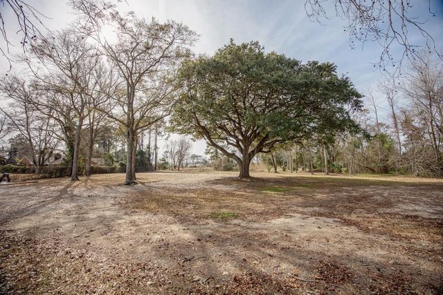 1327 Half Moon Ct., North Myrtle Beach, SC 29582