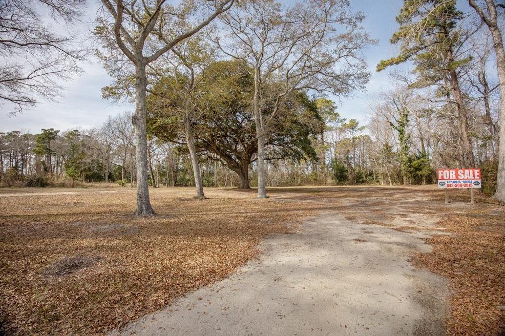 1327 Half Moon Ct., North Myrtle Beach, SC 29582