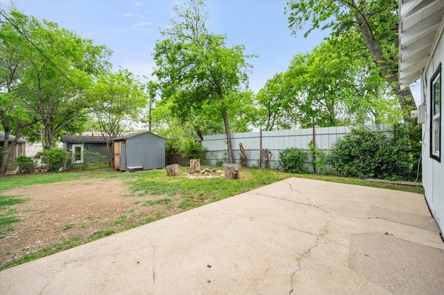 1417 Hamsted Street, Fort Worth, TX 76115