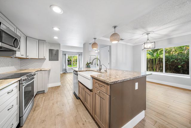 5893 Cassandra Court, West Palm Beach, FL 33415