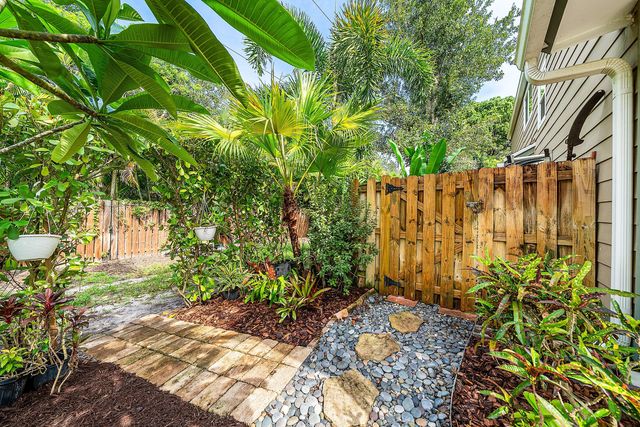 5893 Cassandra Court, West Palm Beach, FL 33415