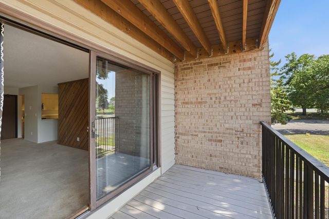 1855 Silver Bell Road 119, Eagan, MN 55122