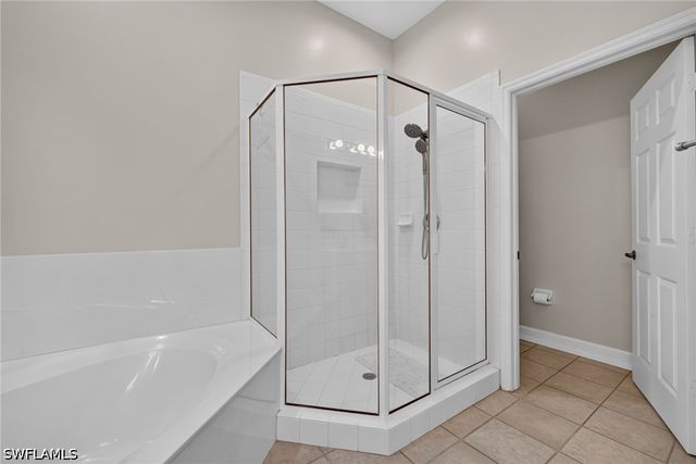 5015 MARINA COVE DR 203, Naples, FL 34112