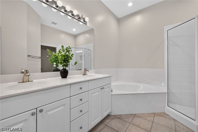 5015 MARINA COVE DR 203, Naples, FL 34112
