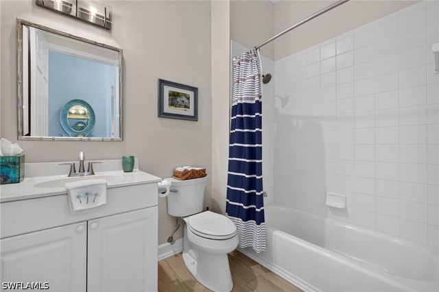 5015 MARINA COVE DR 203, Naples, FL 34112