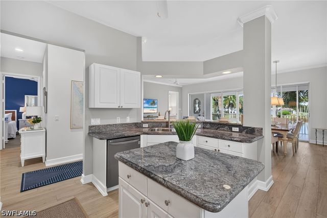 5015 MARINA COVE DR 203, Naples, FL 34112
