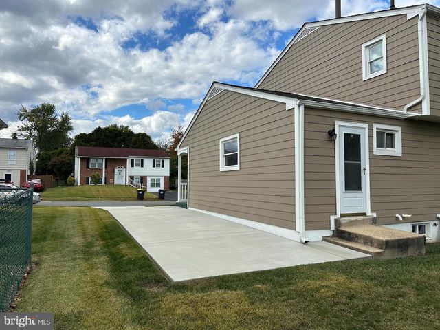 6 CHIMING RD, New Castle, DE 19720