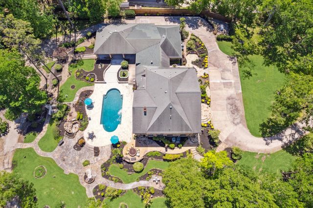 908 Myrtlewood Drive, Friendswood, TX 77546