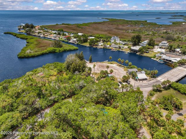 190 Osowaw Boulevard, Spring Hill, FL 34607