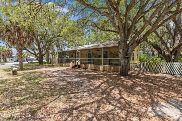 190 Osowaw Boulevard, Spring Hill, FL 34607