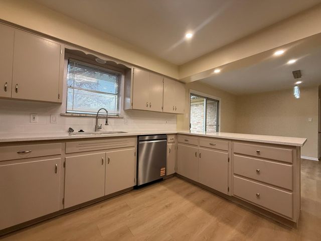 4603 Roundup TRL, Austin, TX 78745