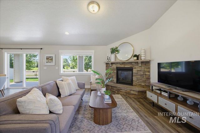 5317 W Lockner Dr, Eagle, ID 83616