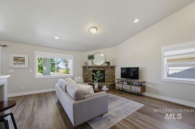 5317 W Lockner Dr, Eagle, ID 83616