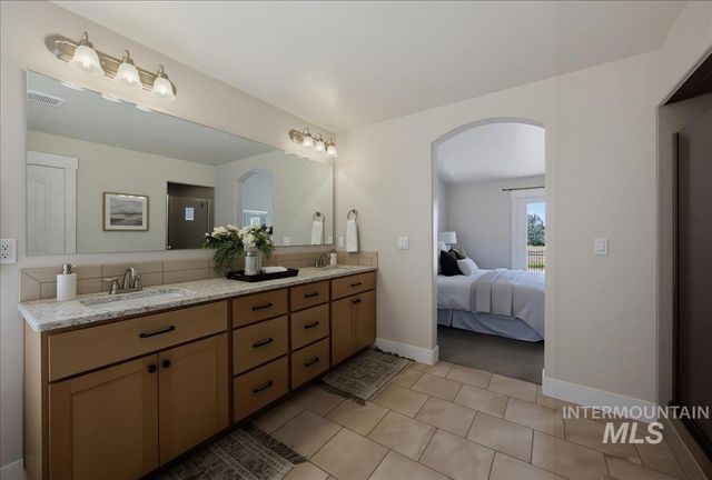 5317 W Lockner Dr, Eagle, ID 83616