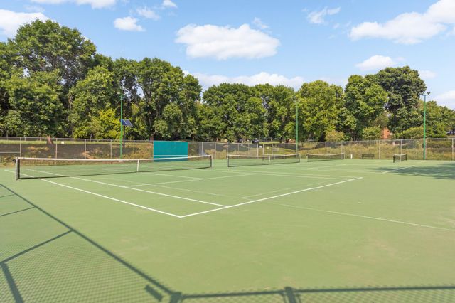 8944 Neill Lake Road 142B, Eden Prairie, MN 55347