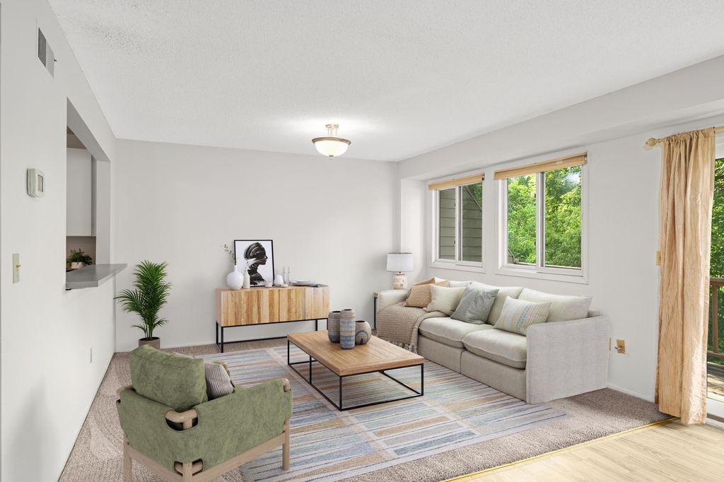 8944 Neill Lake Road 142B, Eden Prairie, MN 55347