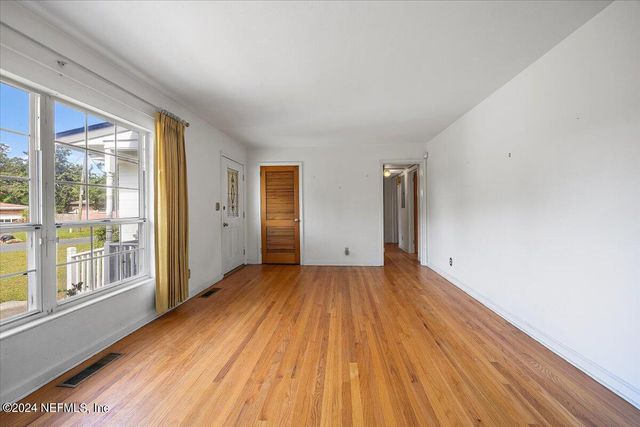 929 BORDEAU Avenue W, Jacksonville, FL 32211