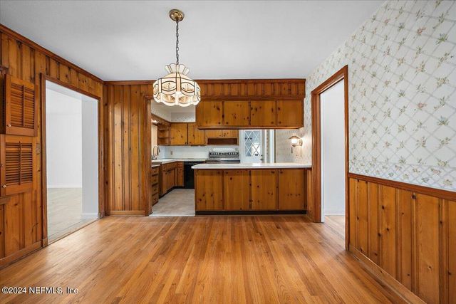 929 BORDEAU Avenue W, Jacksonville, FL 32211