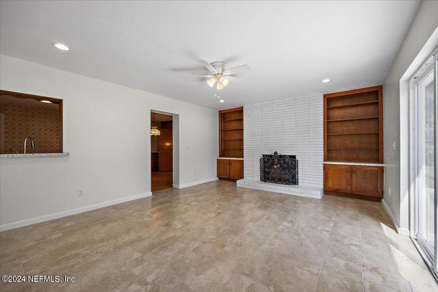 929 BORDEAU Avenue W, Jacksonville, FL 32211