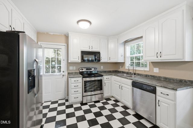 547 Lockwood Drive, Clayton, NC 27527
