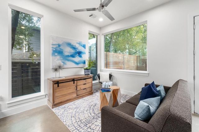 2909 E 13th ST 2, Austin, TX 78702