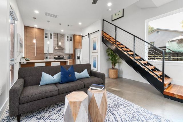 2909 E 13th ST 2, Austin, TX 78702