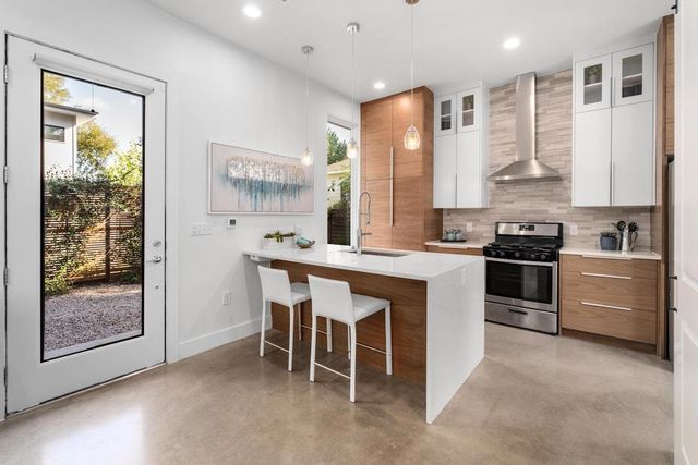 2909 E 13th ST 2, Austin, TX 78702