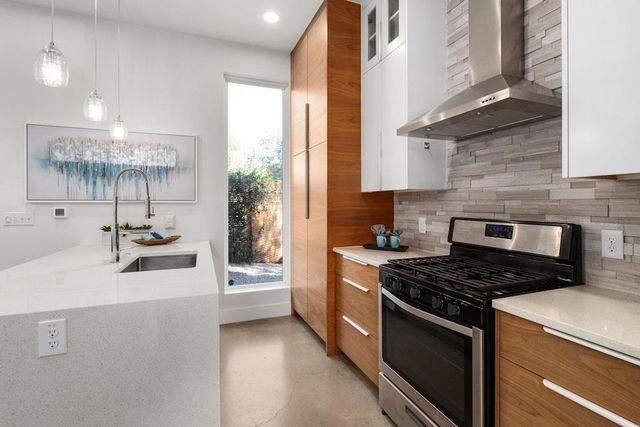 2909 E 13th ST 2, Austin, TX 78702