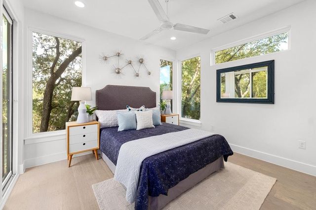 2909 E 13th ST 2, Austin, TX 78702