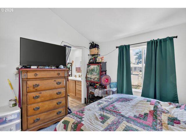 13531 CLAIRMONT Way, Oregon City, OR 97045