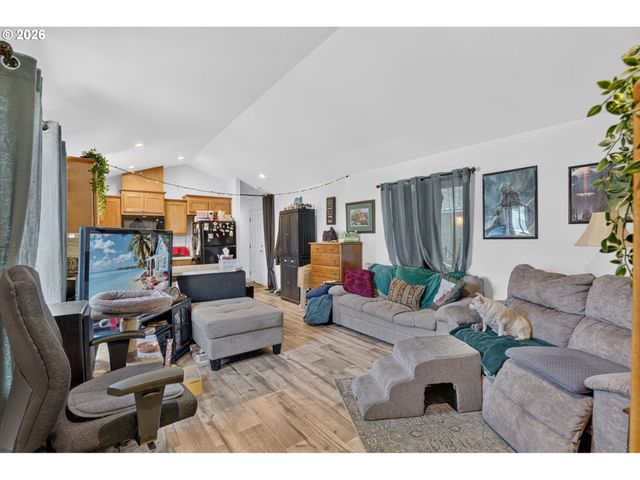 13531 CLAIRMONT Way, Oregon City, OR 97045